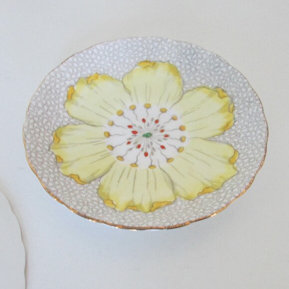 Vintage Tuscan Teacup trio set, Yellow Flower (Lot 1) SMALL CRACK & MARK - Picture 12 of 15